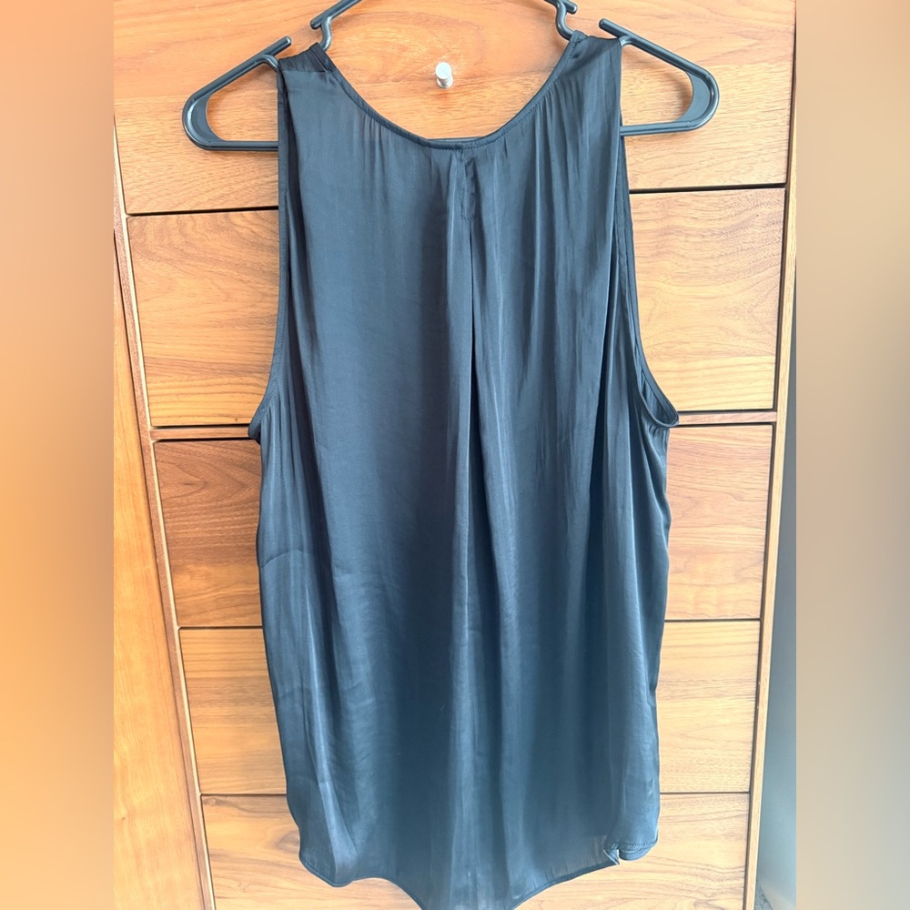 Banana Republic Dark Blue Sleeveless Soft Satin V-neck Top Size XL - Picture 2 of 7